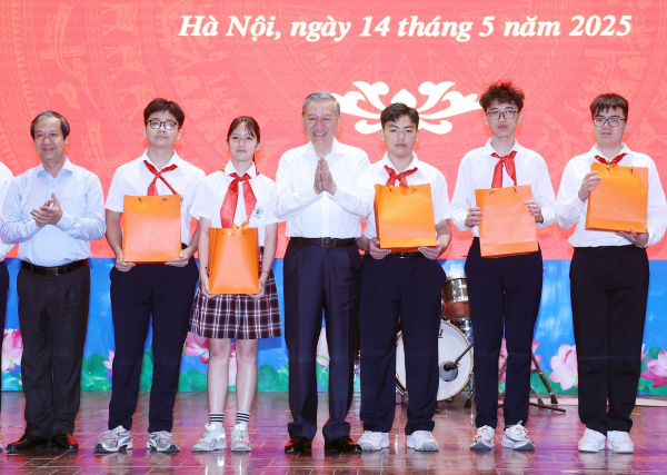 Thúc đẩy đổi mới sáng tạo, chuyển đổi số trong trường học, không để học sinh nào bị bỏ lại phía sau -0