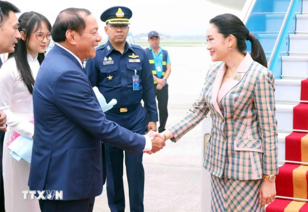 Thủ tướng Vương quốc Thái Lan bắt đầu thăm chính thức Việt Nam -0