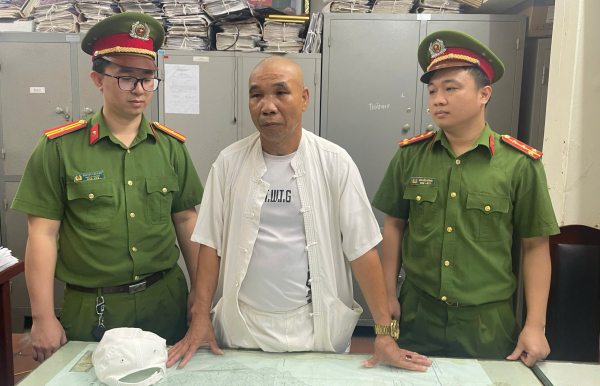 Xin đi không được, người đàn ông 60 tuổi 