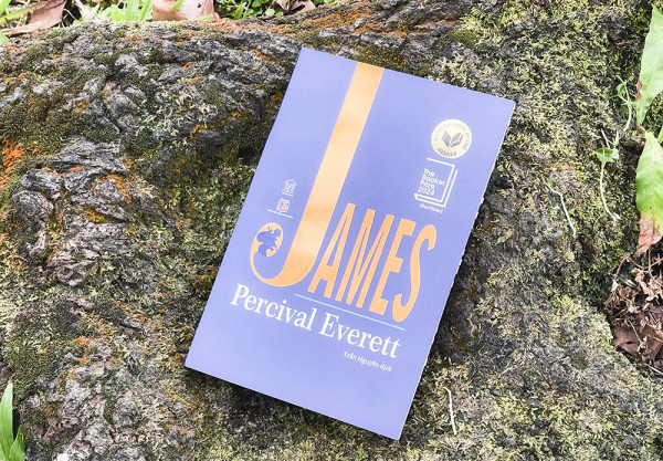 james là tác ph%3fm ít %3fi du%3fc chuy%3fn ng%3f sang ti%3fng vi%3ft tru%3fc khi gi%3fi thu%3fng công b%3f d%3fn t%3fn 2 tháng.jpg -0