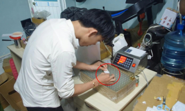 Cẩn trọng với cơn sốt  nước hoa “siêu” rẻ -0