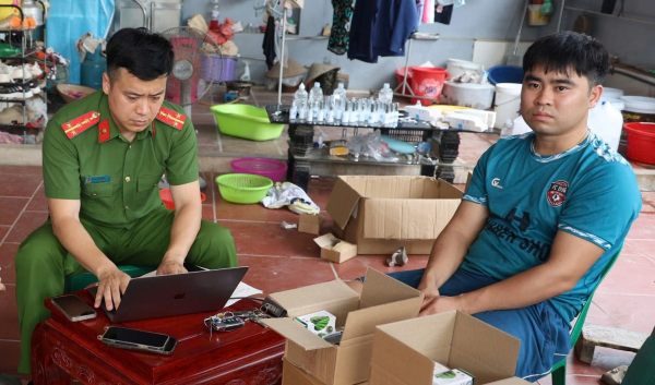 Bán 100.000 đơn hàng mỹ phẩm giả thu lợi 6 tỷ đồng -0