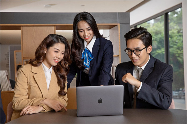 Cần gương mẫu thực hành tiết kiệm điện nơi công sở -0
