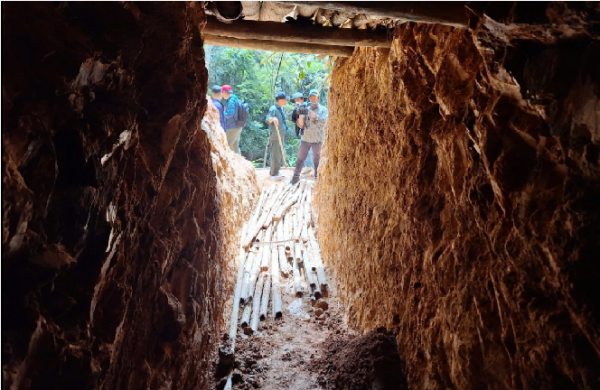 Xâm nhập “đại công trường” khai thác vàng trái phép trong rừng phòng hộ -0