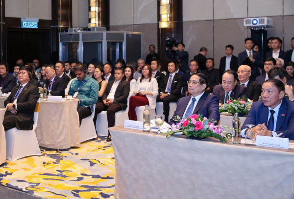 Thủ tướng kêu gọi doanh nghiệp phát huy sứ mệnh kết nối trong ASEAN và giữa Việt Nam - Malaysia -0