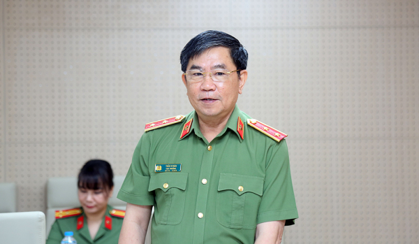 Vận dụng và phát triển sáng tạo tư tưởng Hồ Chí Minh trong xây dựng CAND -0