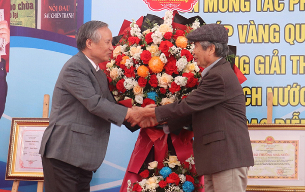 Tôn vinh Anh hùng Lao động, nhà văn, nhà báo, đạo diễn Minh Chuyên -0