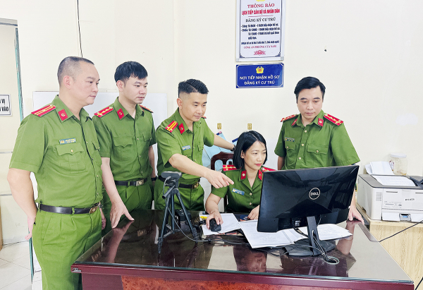 Tình thương lặn lội 6 thập kỷ -0