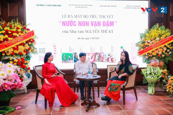 “Nước non vạn dặm” - tiểu thuyết sử thi đặc sắc -0