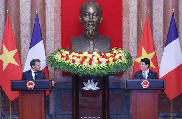 Vietnamese, French leaders hold joint press conference following talks -0