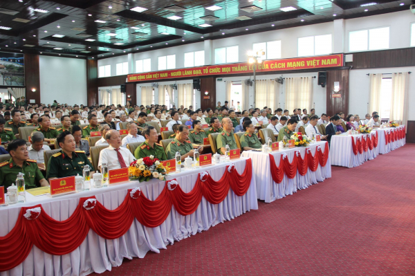 Phòng Cảnh sát hình sự Công an TP Huế đón nhận danh hiệu Anh hùng Lực lượng vũ trang nhân dân -0