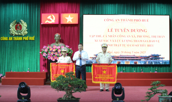 Tuyên dương nhiều tập thể Công an cấp xã và cá nhân tiêu biểu trong công tác đảm bảo ANTT ở cơ sở -0