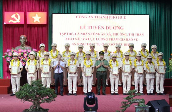 Tuyên dương nhiều tập thể Công an cấp xã và cá nhân tiêu biểu trong công tác đảm bảo ANTT ở cơ sở -0