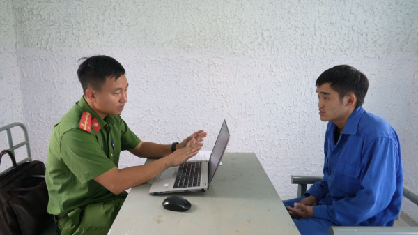 Gây án mạng chỉ vì câu hỏi “nhìn cái gì vậy?” -0