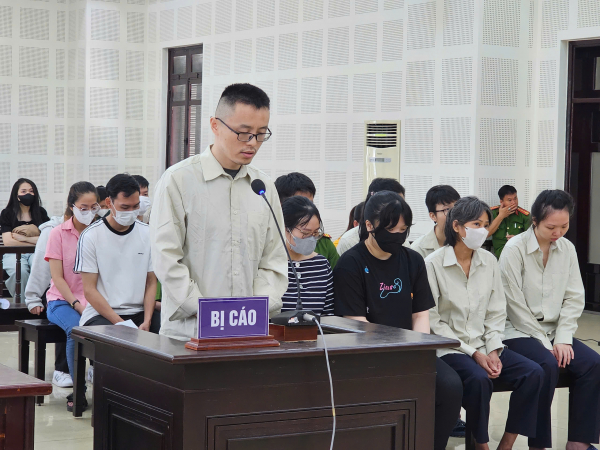 Trục xuất ông trùm đường dây 
