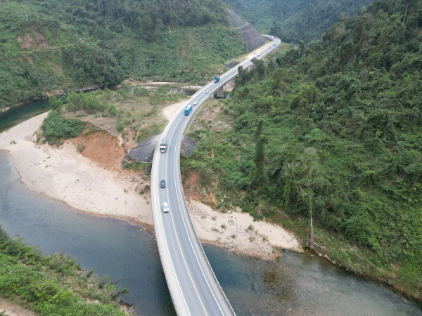 Mở rộng cao tốc Bắc - Nam phía Đông đoạn La Sơn - Hòa Liên lên 4 làn xe -0