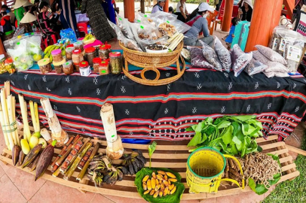 Gặp lại ở chợ phiên -0