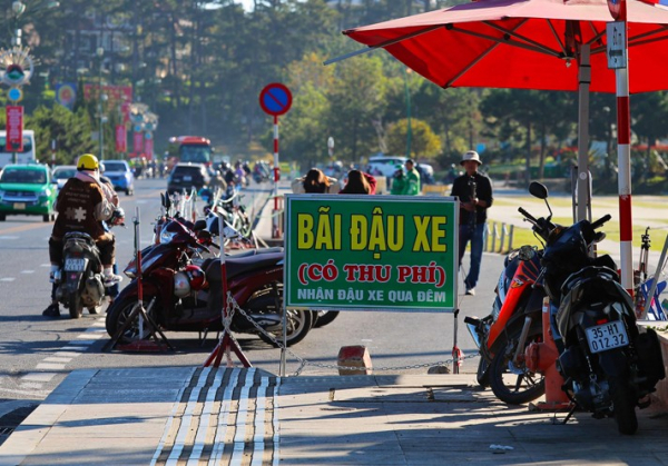 Thu hồi 4 bãi giữ xe “tai tiếng” trong nội ô Đà Lạt -0