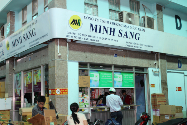 Hàng loạt công ty dược phẩm và hộ kinh doanh nhà thuốc bị xử phạt nặng  -0