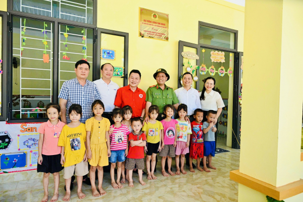 Trường Mầm non Hùng Lợi - Quà tặng của Bộ trưởng Lương Tam Quang dành cho thiếu nhi ở Tuyên Quang -0