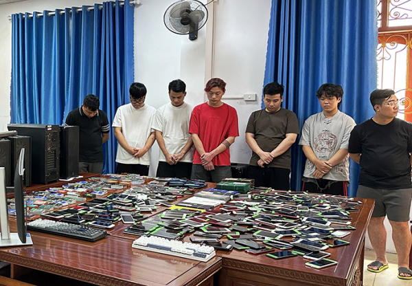 Khám phá chuyên án mua bán trái phép thông tin 3000 tài khoản ngân hàng -0