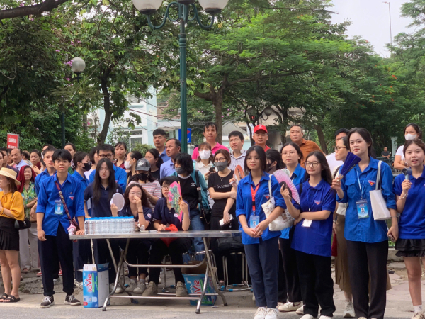 Hơn 102.000 học sinh Hà Nội bắt đầu thi vào lớp 10 -0