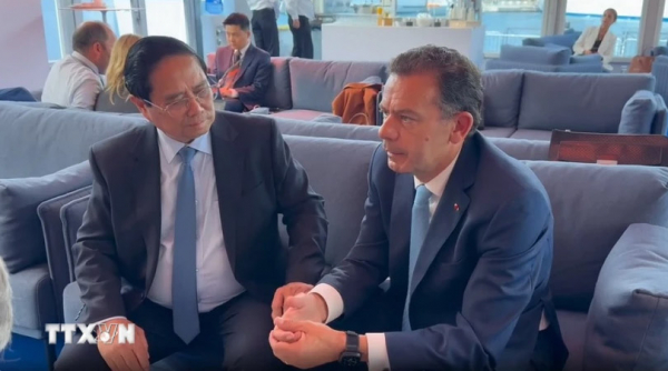 Thủ tướng Phạm Minh Chính gặp Thủ tướng Bồ Đào Nha Luis Montenegro -0