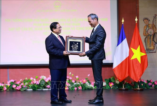 Thủ tướng Phạm Minh Chính gặp gỡ cộng đồng người Việt Nam tại Pháp -0