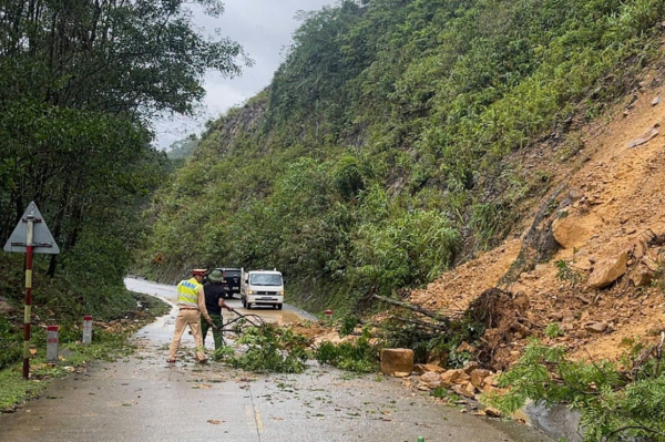 Công an Quảng Bình chủ động các phương án phòng chống mưa bão -0