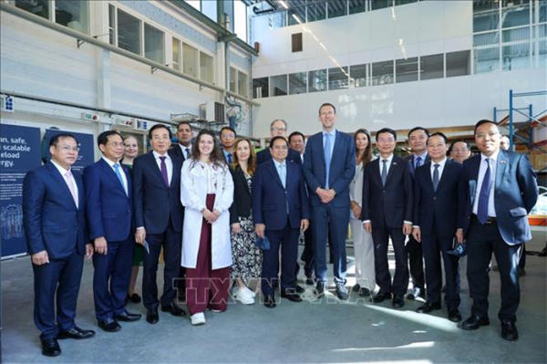 Thủ tướng Phạm Minh Chính làm việc với Phòng thí nghiệm hạt nhân của Viện Nghiên cứu Hoàng gia Thụy Điển -0