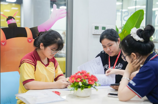 Trường Đại học Văn Lang công bố quỹ học bổng tuyển sinh 2025 hơn 70 tỷ đồng -0