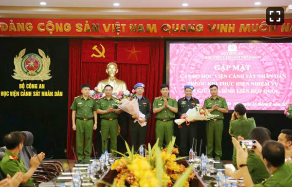 Nơi đào tạo cán bộ làm việc trong môi trường quốc tế -0
