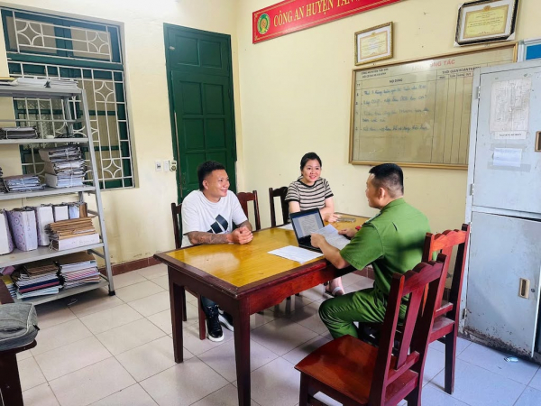  Kịp thời xác minh, hỗ trợ người dân nhận lại gần 500 triệu đồng do chuyển khoản nhầm -0