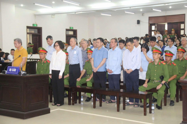 Sáng nay, cựu Chủ tịch FLC Trịnh Văn Quyết cùng 49 bị cáo hầu tòa phúc thẩm -0