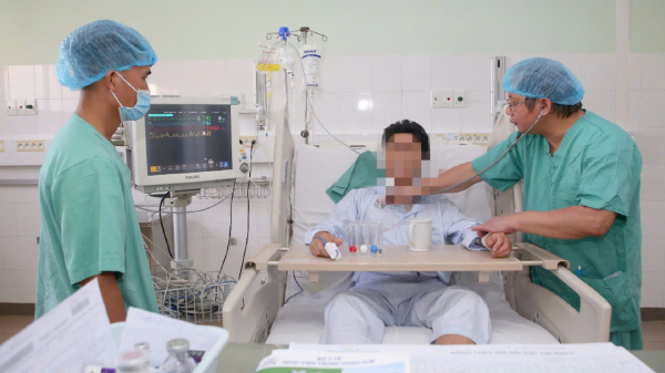 Bác sĩ chạy đua thời gian thực hiện cùng lúc 4 ca ghép tim, gan, giác mạc xuyên Việt -0