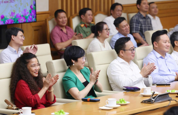 Thủ tướng: Chính phủ cảm ơn và luôn lắng nghe, chia sẻ, tạo điều kiện cho báo chí hoạt động thuận lợi -0