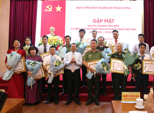 Tri ân, tôn vinh nhà báo lão thành, người làm báo tiêu biểu -0