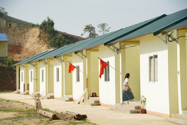Những ngôi nhà bình yên sau bão -1