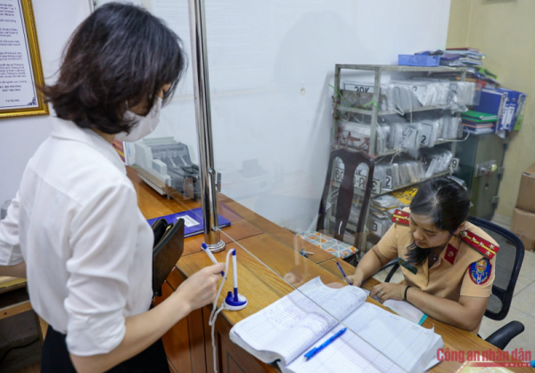 Ngân sách nhà nước thu về 6.400 tỷ từ đấu giá biển số xe -0