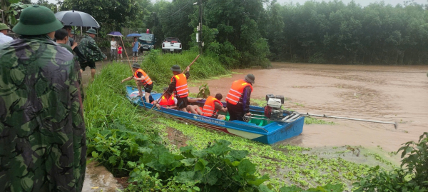 Công an tỉnh huy động trên 1.000 CBCS tham gia ứng phó thiên tai -3
