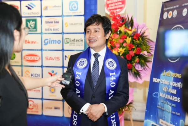Kiến tạo hệ sinh thái sản phẩm số thông minh, doanh nhân Hoàng Mai Chung được vinh danh tại I4.0 Awards -0