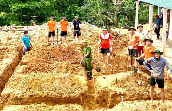 nha tam hue 2.jpg -0