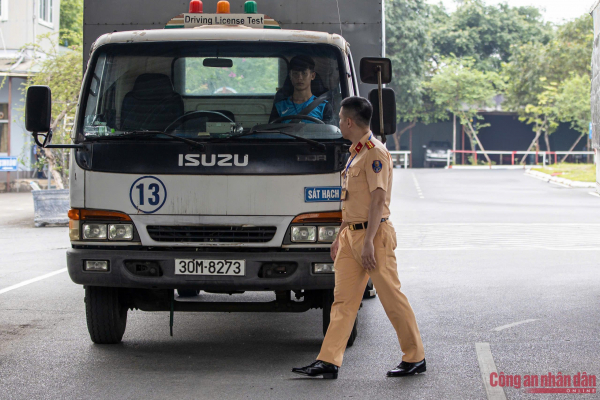 b1.jpg -6
