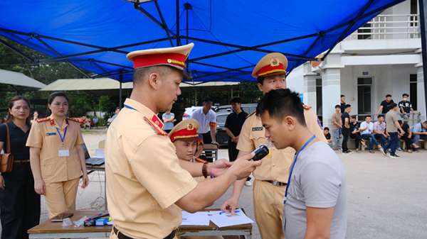 Công an tỉnh Cao Bằng tổ chức kỳ thi sát hạch lái xe đầu tiên -0
