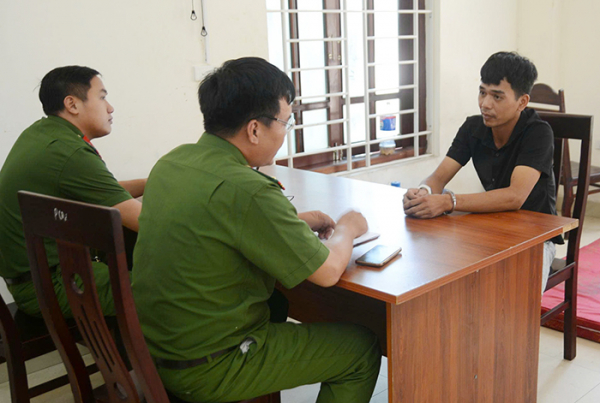 Công an Nghệ An bắt giữ đối tượng bắt cóc con tin -0