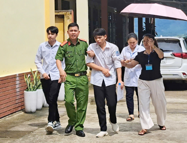 Công an Tuyên Quang xung kích tiếp sức mùa thi -2