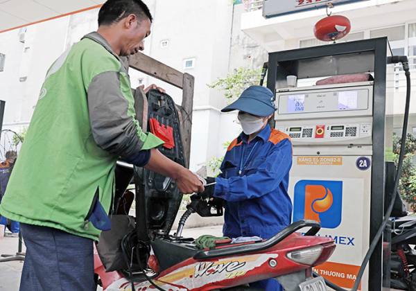 Bảo đảm xăng dầu phục vụ sản xuất và tiêu dùng -0