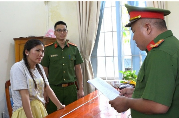 Khởi tố người phụ nữ chuyên gây rối trật tự công cộng -0