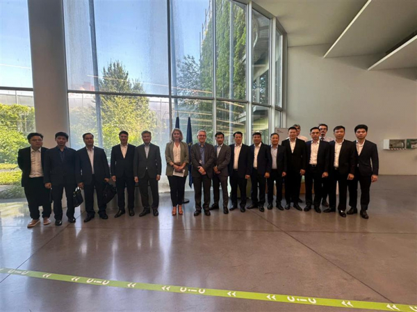 Deputy Minister Nguyen Ngoc Lam works with European partners to enhance traffic safety cooperation -0