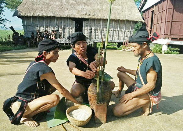 Một đời trọn vẹn với Ba Na -0